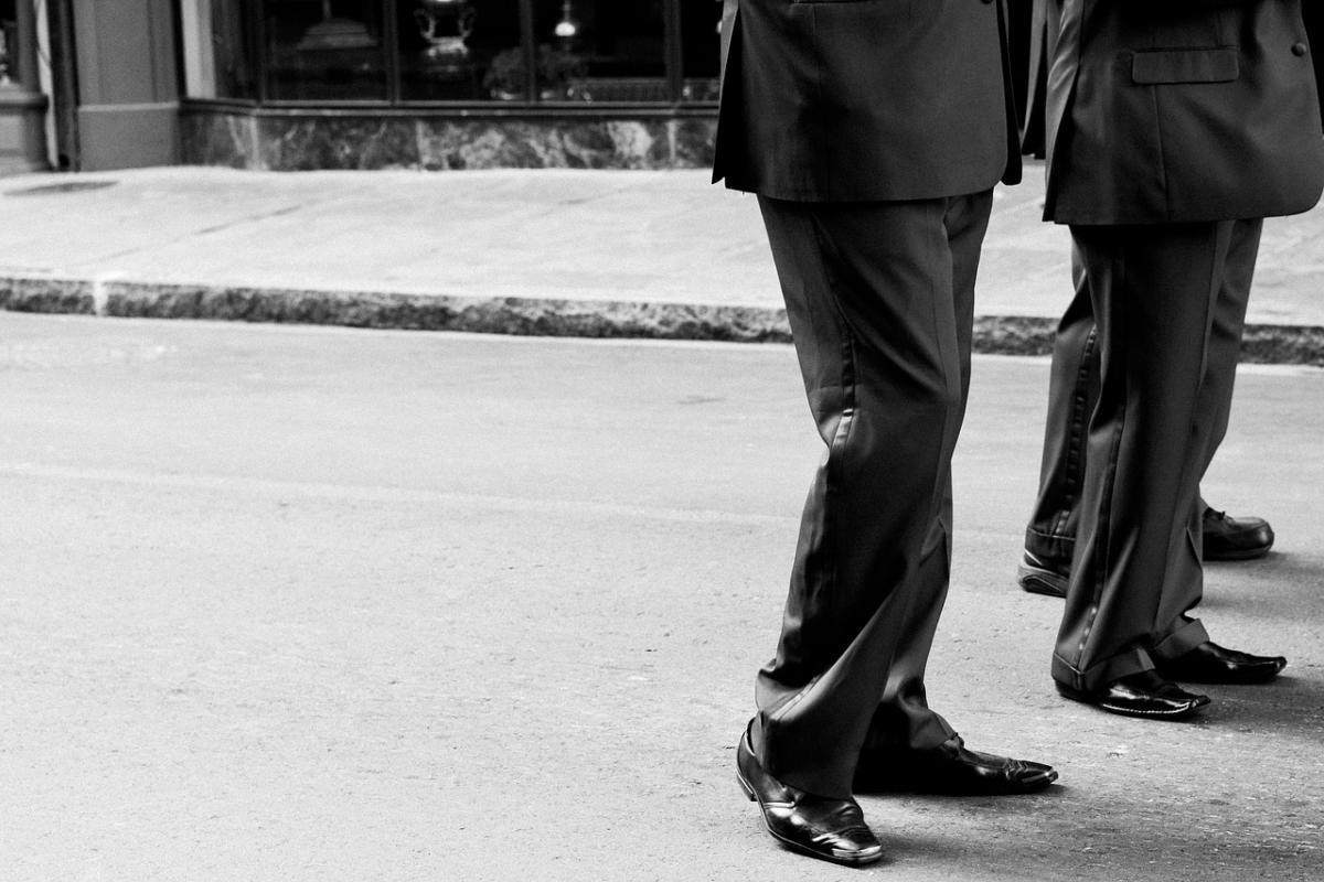 best dress shoes for walking on concrete